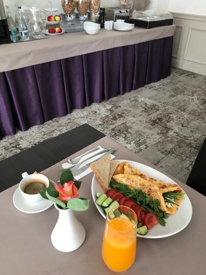Hotel Alex Galaţi Buitenkant foto