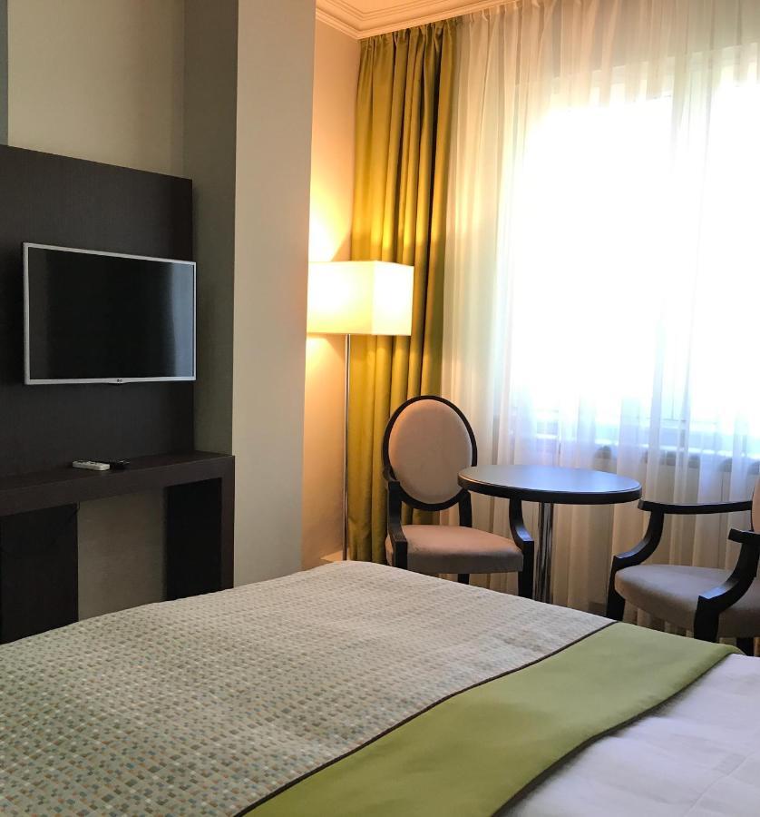 Hotel Alex Galaţi Buitenkant foto